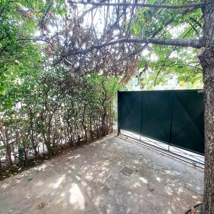 Apartamento 20' From The Airport,20' From The Center Of Atenas Exterior foto