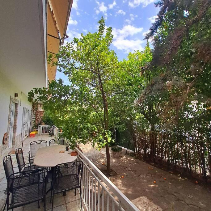 Apartamento 20' From The Airport,20' From The Center Of Atenas Exterior foto